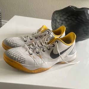 Nike Zoom Kobe Venomenon 4 White University Laker Gold Yellow
